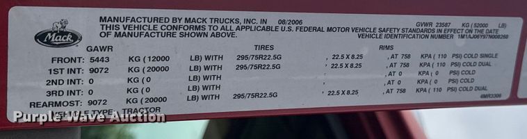 image for item EH6728 2007 Mack CHN613 semi truck