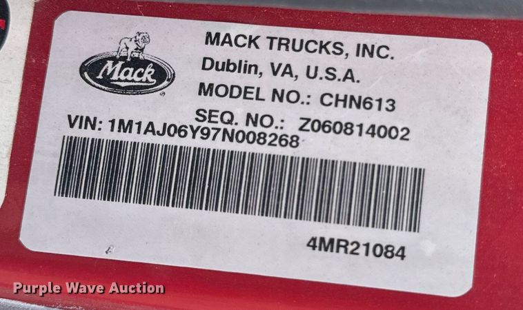 image for item EH6728 2007 Mack CHN613 semi truck