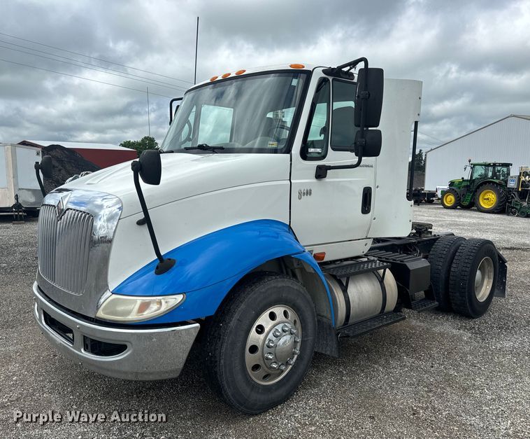 image for item EH6752 2007 International 8600 semi truck