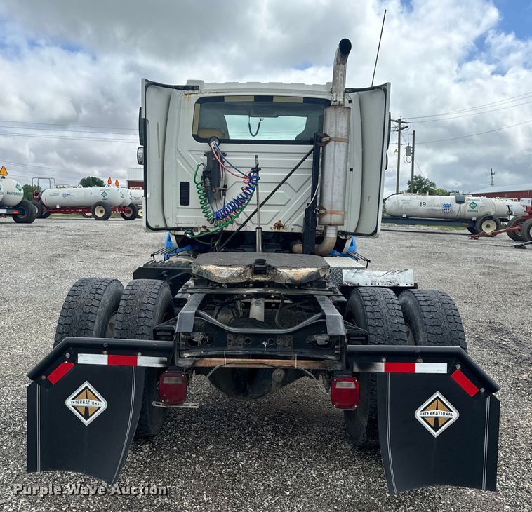 image for item EH6752 2007 International 8600 semi truck