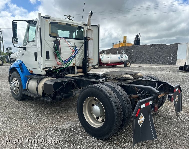 image for item EH6752 2007 International 8600 semi truck