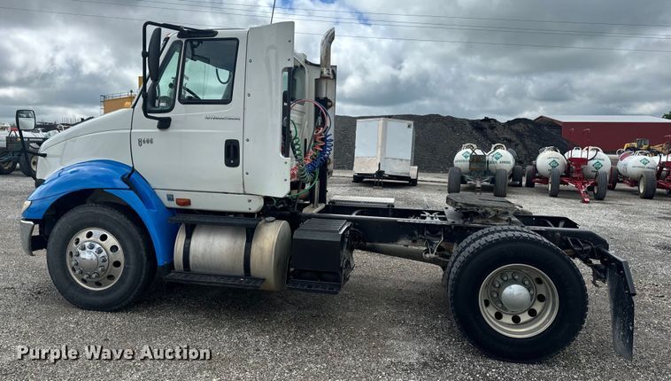 image for item EH6752 2007 International 8600 semi truck