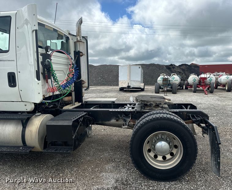 image for item EH6752 2007 International 8600 semi truck