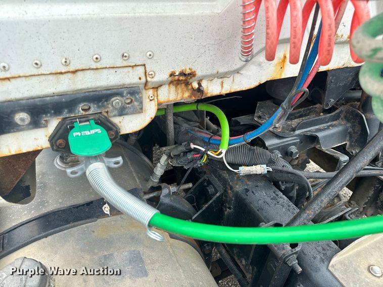 image for item EH6752 2007 International 8600 semi truck