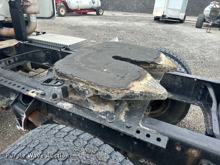 image for item EH6752 2007 International 8600 semi truck