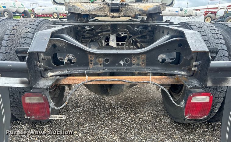 image for item EH6752 2007 International 8600 semi truck