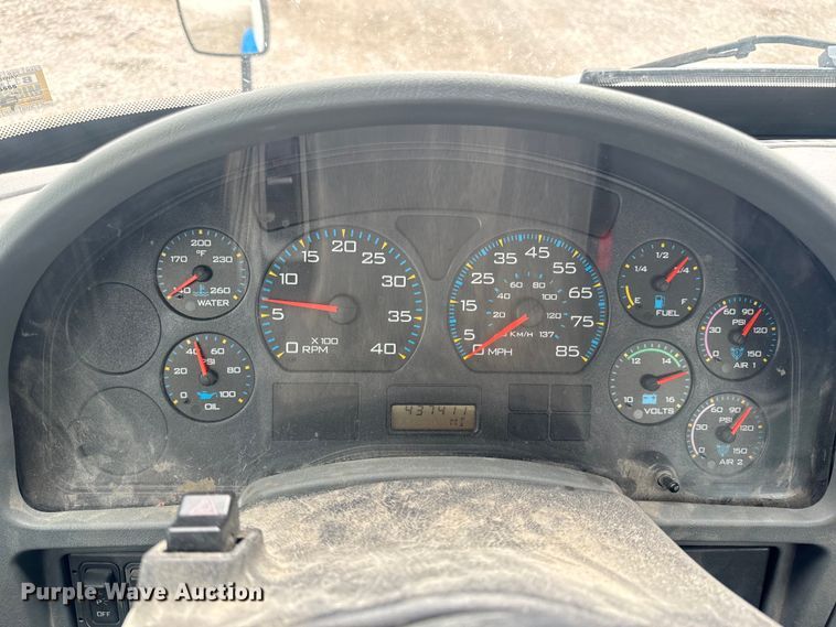 image for item EH6752 2007 International 8600 semi truck