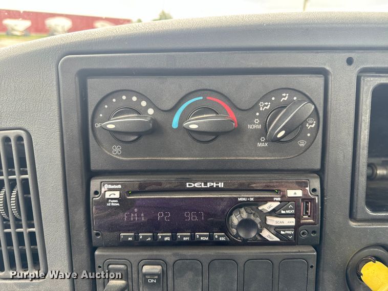 image for item EH6752 2007 International 8600 semi truck