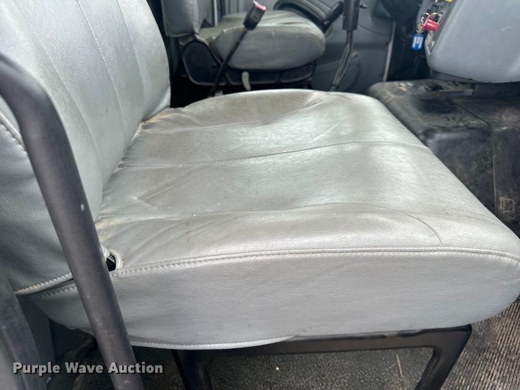 image for item EH6752 2007 International 8600 semi truck