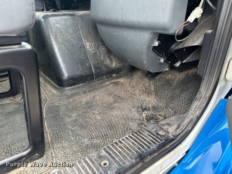 image for item EH6752 2007 International 8600 semi truck