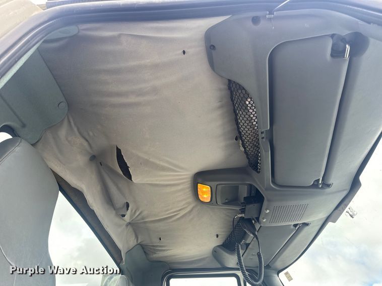 image for item EH6752 2007 International 8600 semi truck