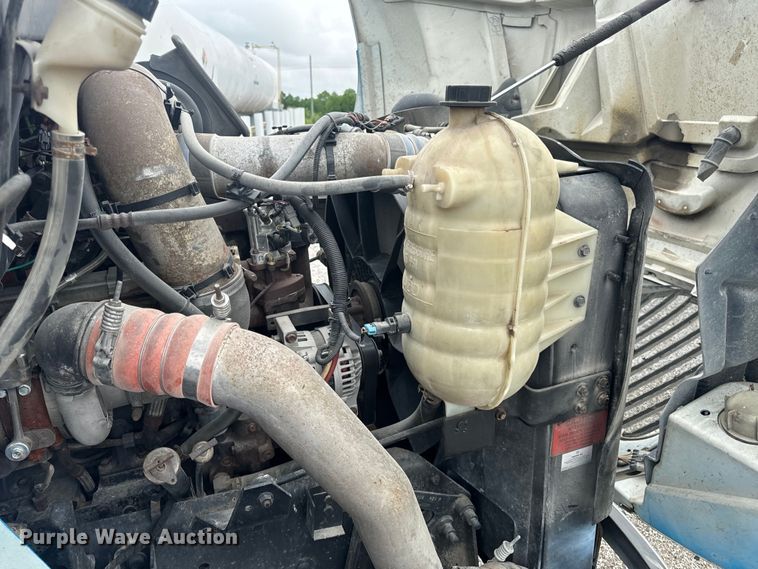 image for item EH6752 2007 International 8600 semi truck