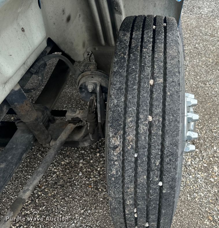 image for item EH6752 2007 International 8600 semi truck