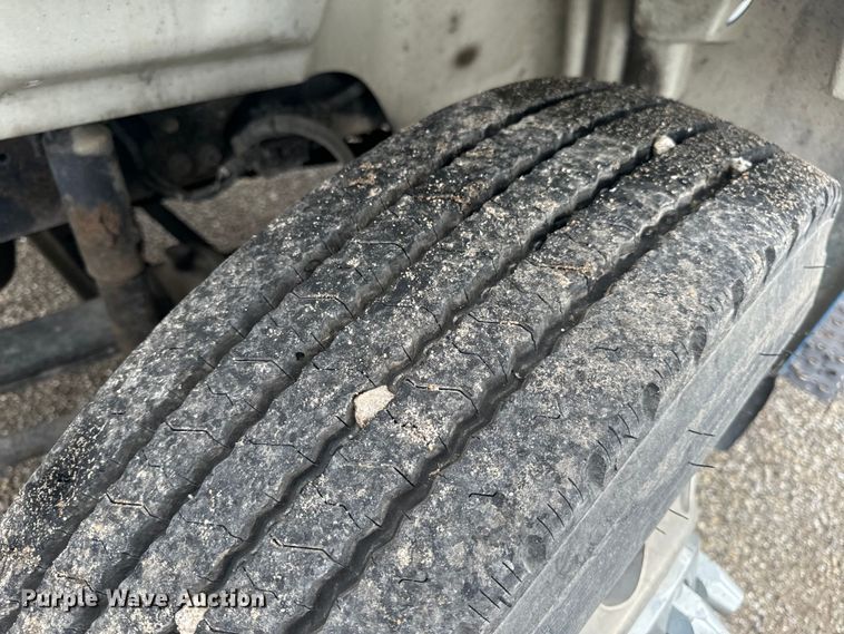 image for item EH6752 2007 International 8600 semi truck