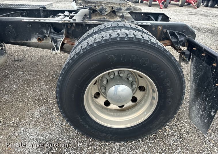 image for item EH6752 2007 International 8600 semi truck