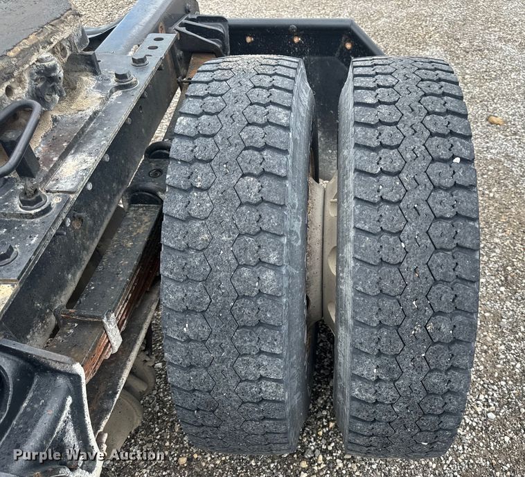 image for item EH6752 2007 International 8600 semi truck