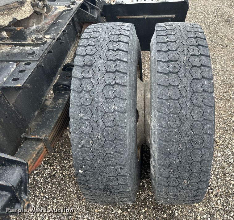 image for item EH6752 2007 International 8600 semi truck