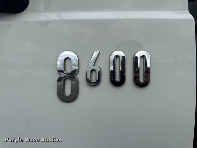 image for item EH6752 2007 International 8600 semi truck