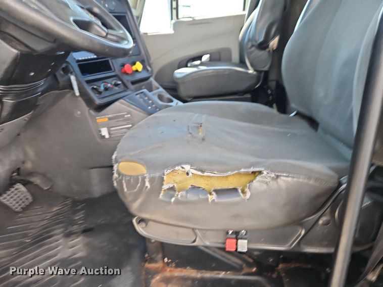 image for item EI3655 2016 International  ProStar Plus 122 semi truck