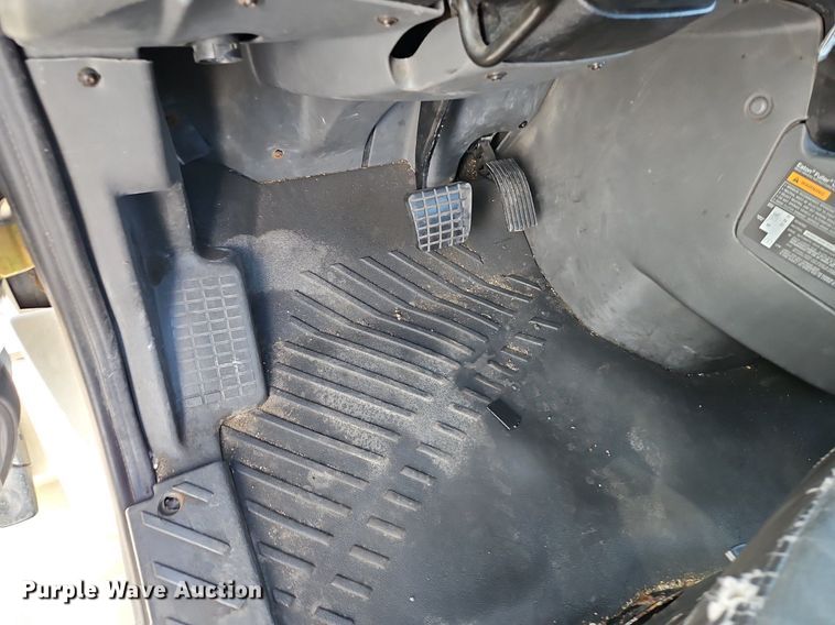 image for item EI3655 2016 International  ProStar Plus 122 semi truck