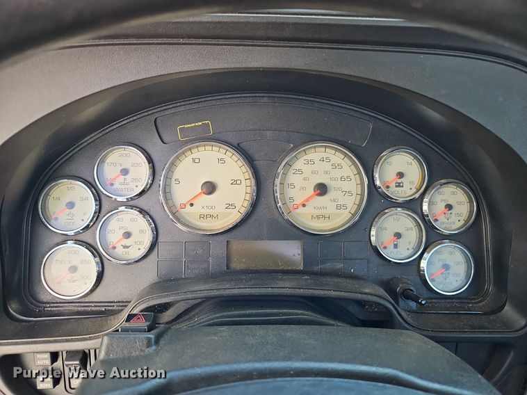 image for item EI3655 2016 International  ProStar Plus 122 semi truck