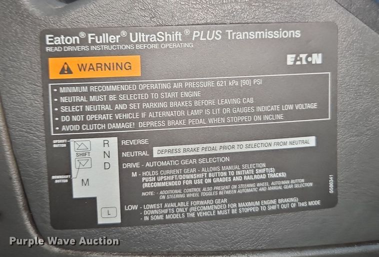 image for item EI3655 2016 International  ProStar Plus 122 semi truck