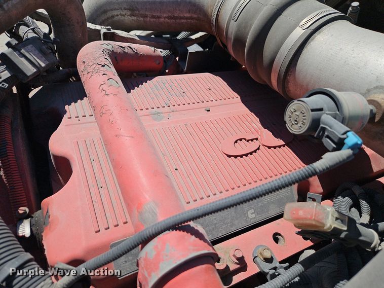 image for item EI3655 2016 International  ProStar Plus 122 semi truck