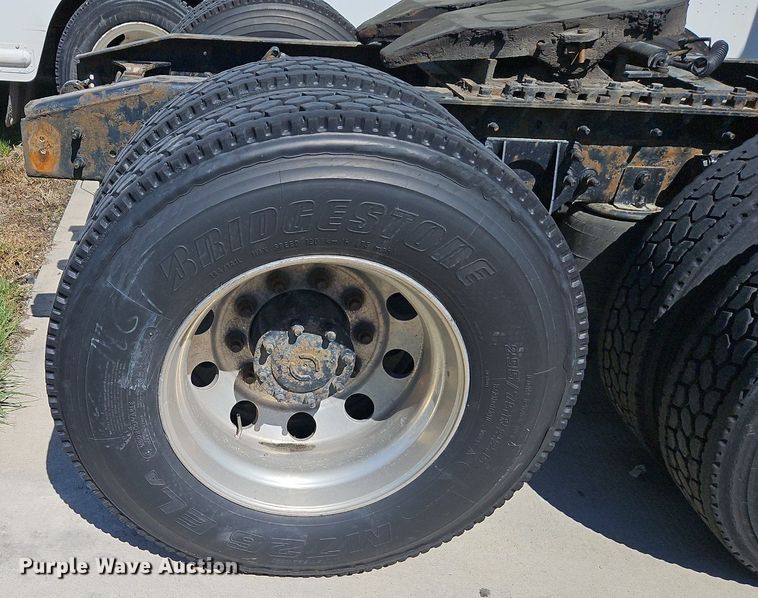 image for item EI3655 2016 International  ProStar Plus 122 semi truck