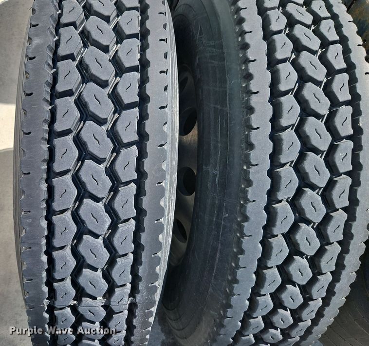 image for item EI3655 2016 International  ProStar Plus 122 semi truck