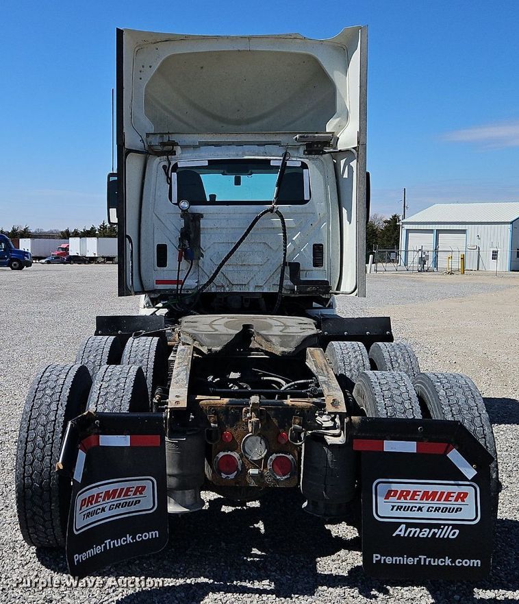 image for item EI3656 2015 International ProStar Plus 122 semi truck