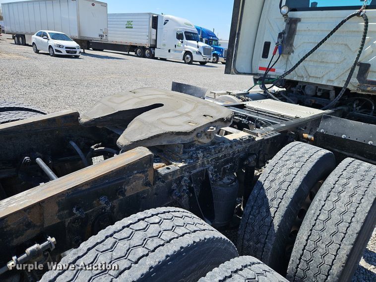 image for item EI3656 2015 International ProStar Plus 122 semi truck