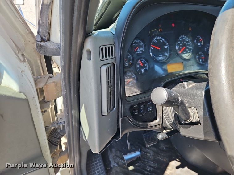 image for item EI3656 2015 International ProStar Plus 122 semi truck