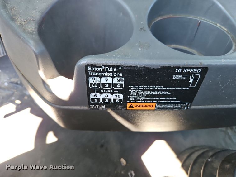 image for item EI3656 2015 International ProStar Plus 122 semi truck