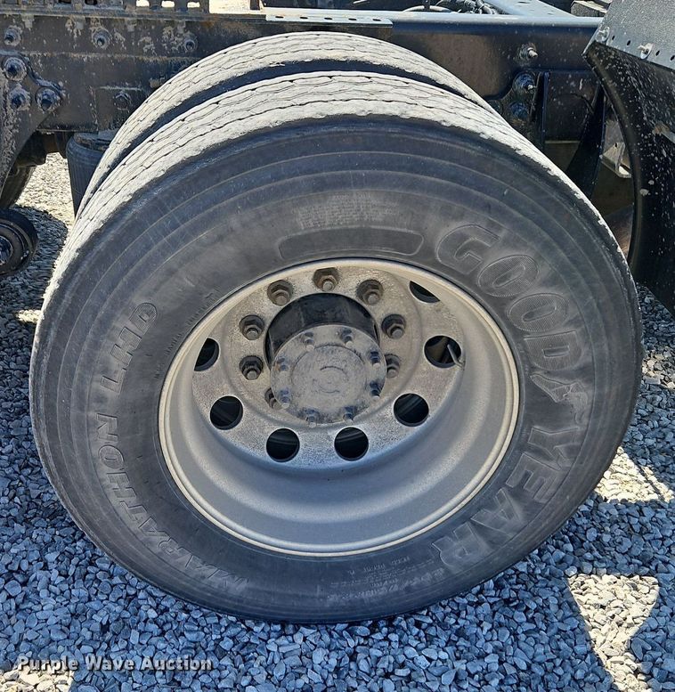 image for item EI3656 2015 International ProStar Plus 122 semi truck