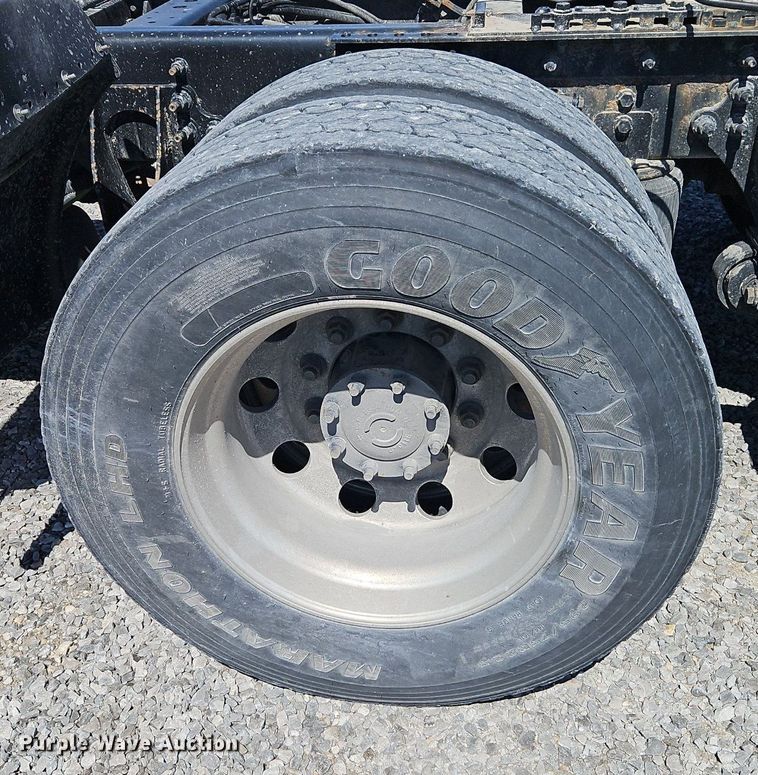 image for item EI3656 2015 International ProStar Plus 122 semi truck