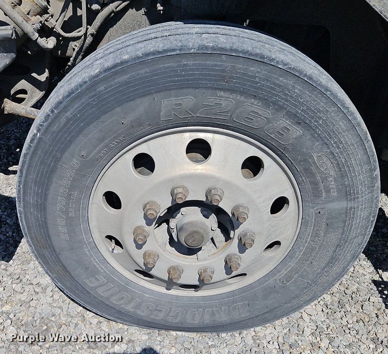 image for item EI3656 2015 International ProStar Plus 122 semi truck