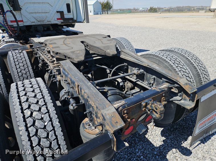 image for item EI3657 2015 International  ProStar Plus 122 semi truck