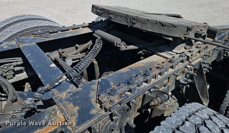 image for item EI3657 2015 International  ProStar Plus 122 semi truck