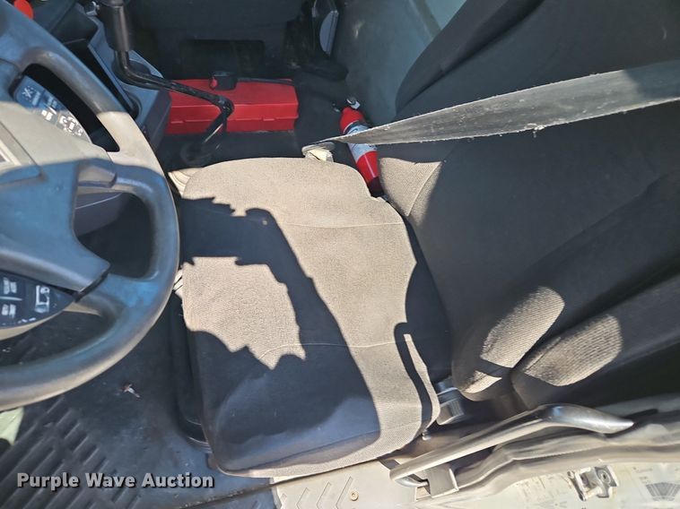 image for item EI3657 2015 International  ProStar Plus 122 semi truck