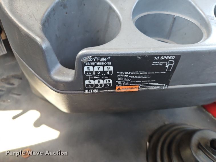 image for item EI3657 2015 International  ProStar Plus 122 semi truck