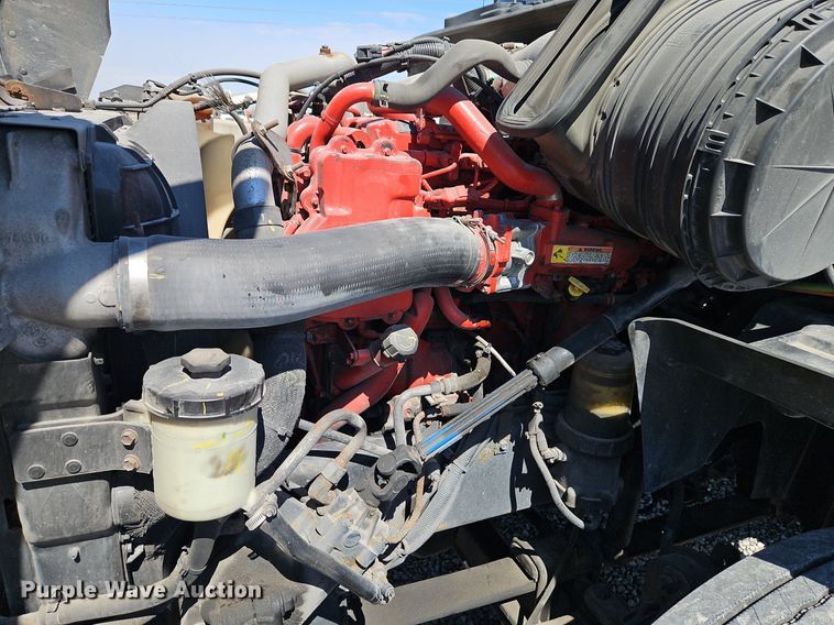 image for item EI3657 2015 International  ProStar Plus 122 semi truck