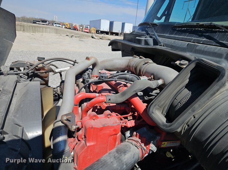 image for item EI3657 2015 International  ProStar Plus 122 semi truck