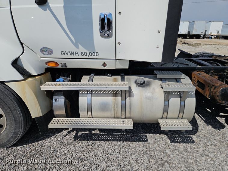 image for item EI3658 2014 International  ProStar Plus 122 semi truck