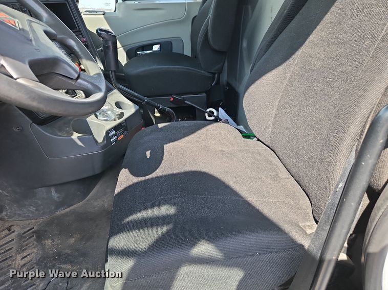 image for item EI3658 2014 International  ProStar Plus 122 semi truck