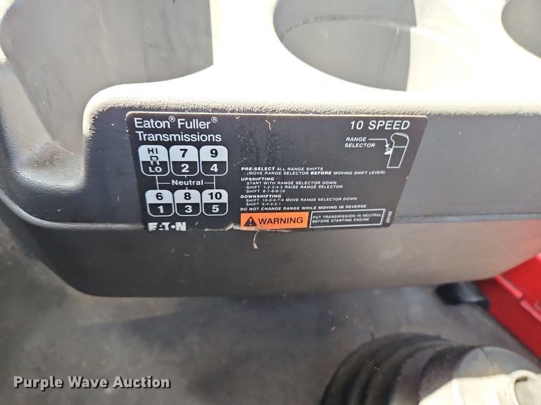 image for item EI3658 2014 International  ProStar Plus 122 semi truck