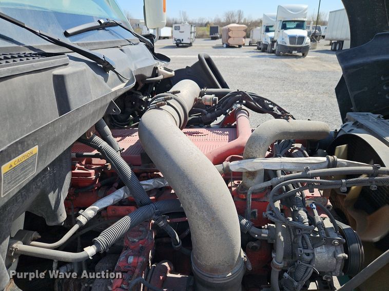 image for item EI3658 2014 International  ProStar Plus 122 semi truck