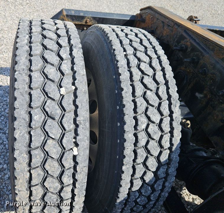 image for item EI3658 2014 International  ProStar Plus 122 semi truck