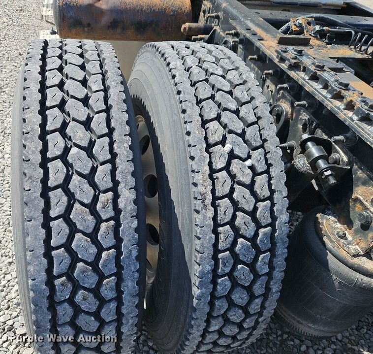 image for item EI3658 2014 International  ProStar Plus 122 semi truck