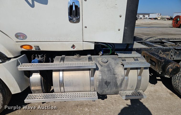 image for item EI3659 2015 International  ProStar Plus 122 semi truck