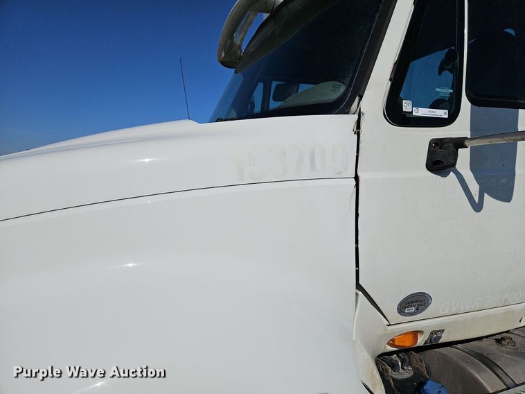 image for item EI3659 2015 International  ProStar Plus 122 semi truck